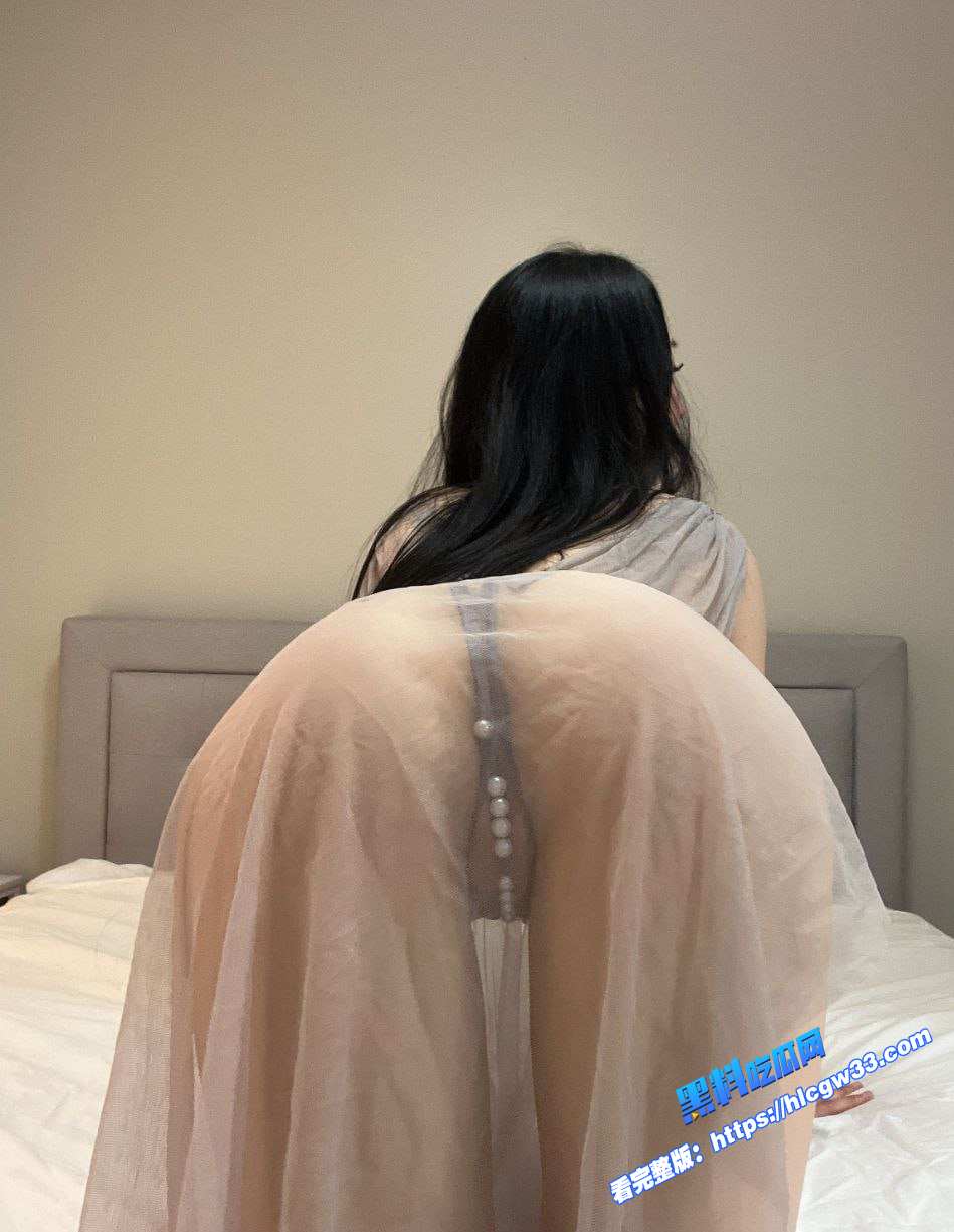 高颜值反差婊大学生私拍透明情趣珍珠内裤合集用假道具自慰发情结果把摄影师推倒舔鸡巴 图9 高颜值反差婊大学生私拍透明情趣珍珠内裤合集用假道具自慰发情结果把摄影师推倒舔鸡巴 图9