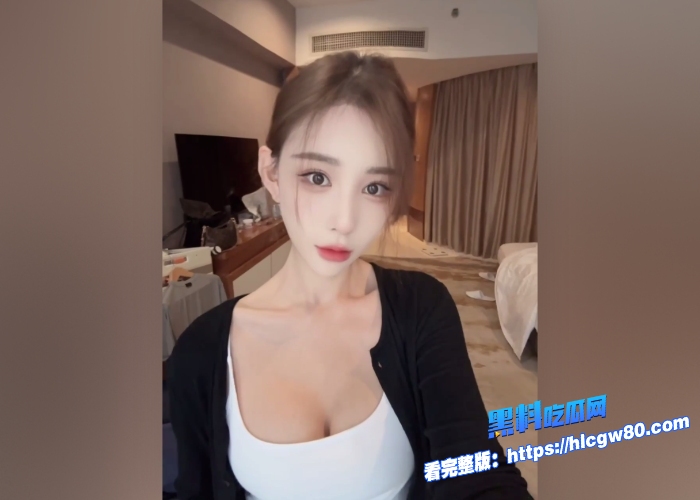 顶级颜值外围女沙发接吻被抱起猛操性爱服务太到位了真想体验一下7