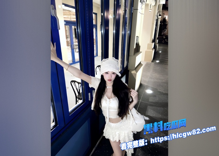 万人求的抖音超高颜值网红aying线下约炮金主性爱视频完整版曝光白皙皮肤与顶级巨乳谁看谁不喜欢强烈推荐 图5 万人求的抖音超高颜值网红aying线下约炮金主性爱视频完整版曝光白皙皮肤与顶级巨乳谁看谁不喜欢强烈推荐 图5