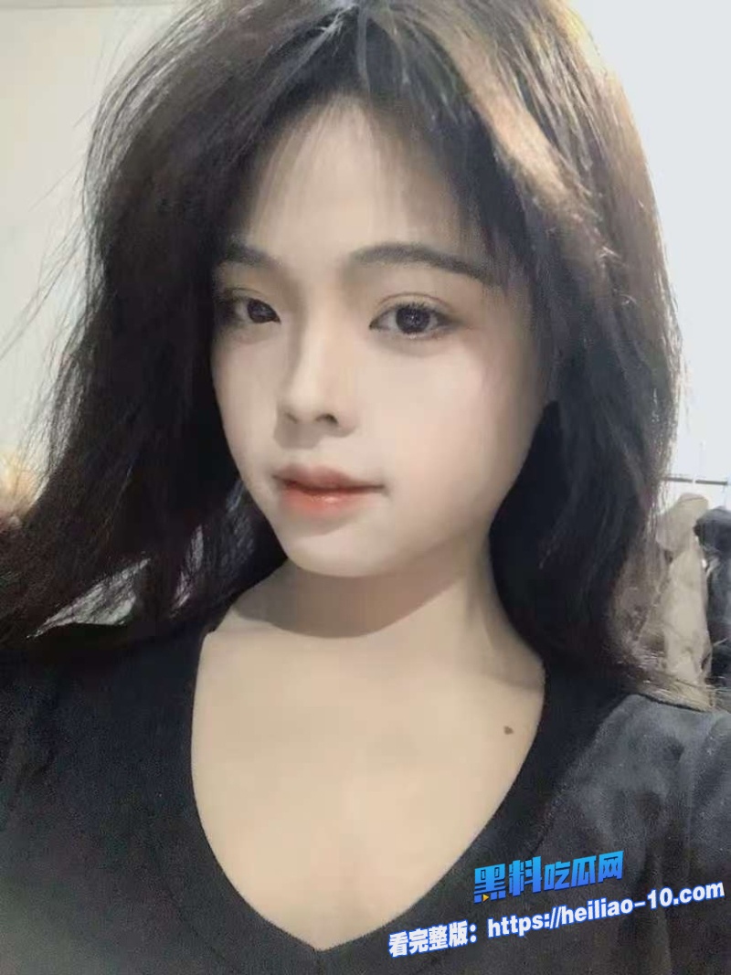 花臂纹身精神小妹被绿帽男朋友拉来裸聊直播回放流出 1