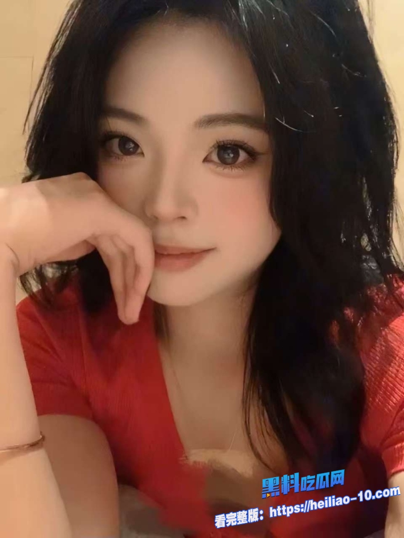 花臂纹身精神小妹被绿帽男朋友拉来裸聊直播回放流出 2