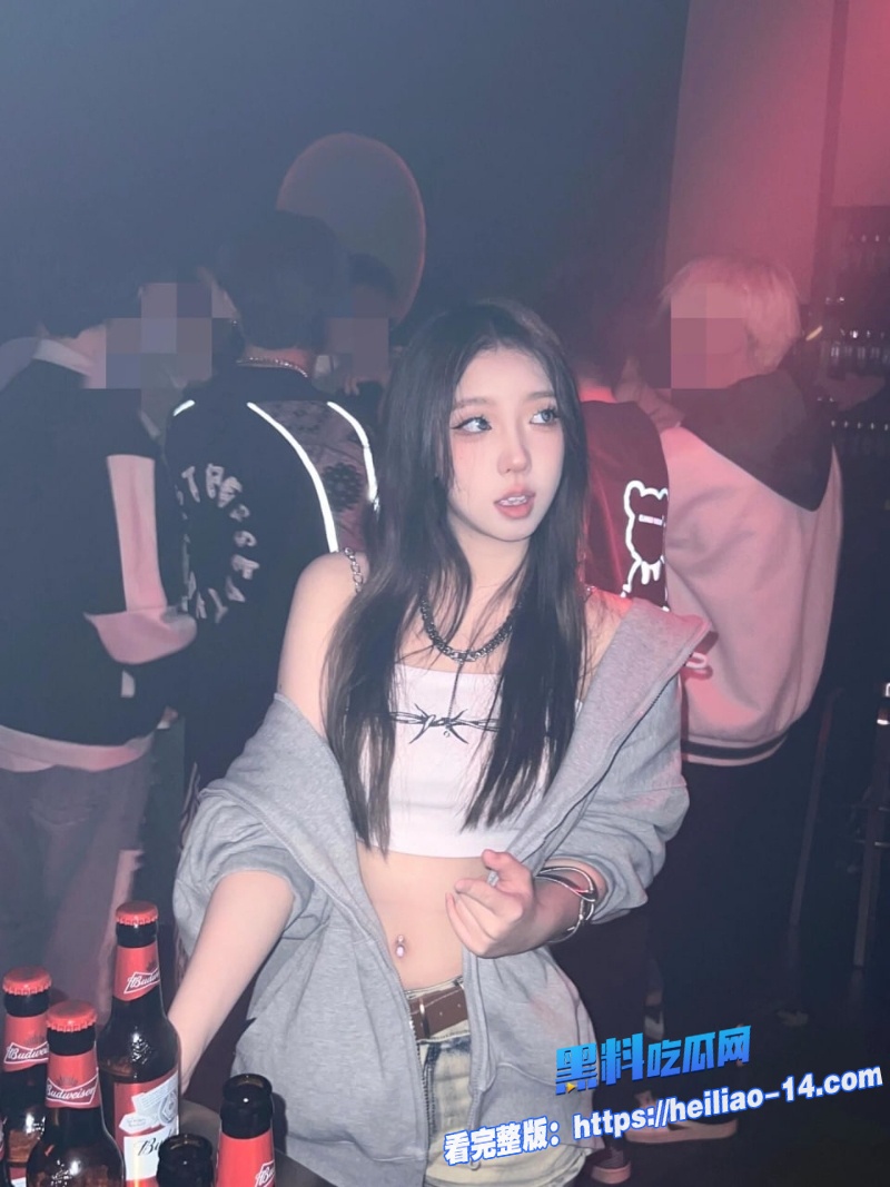 身布满纹身的精神小妹又骚又野下海黄播直播间内揉奶玩穴淫荡本性展现的淋漓尽致5 身布满纹身的精神小妹又骚又野下海黄播直播间内揉奶玩穴淫荡本性展现的淋漓尽致5