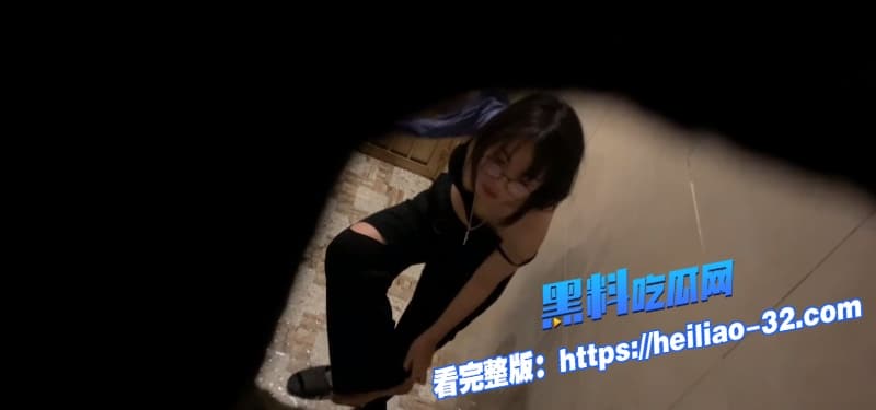 宿舍冲凉房通风口惊爆偷拍事件 变态蹲守偷拍全宿舍女生洗澡视频流出太离谱了 9