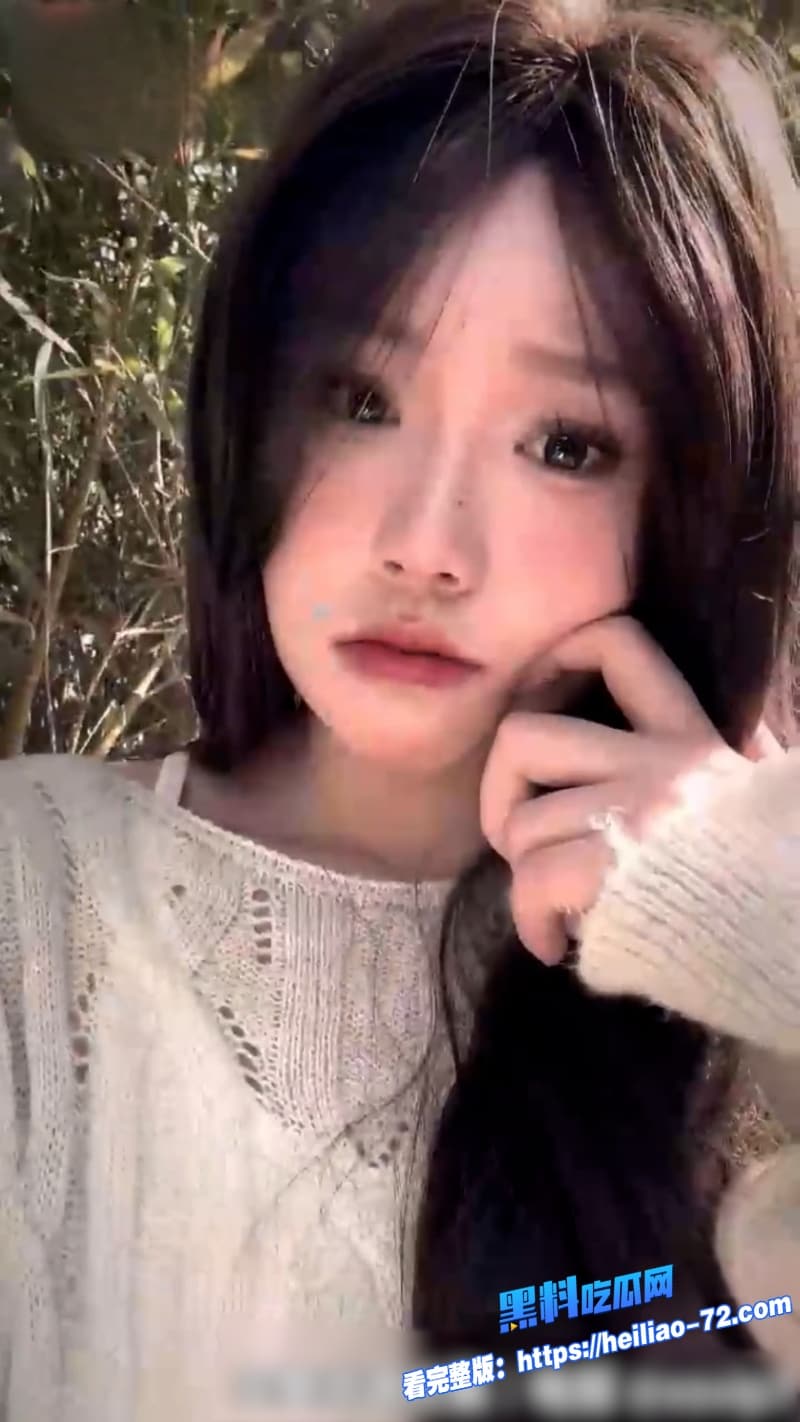 高颜值清纯大学妹户外跪地深喉口交在酒店内主动骑乘巨屌上狂摇诱惑值直接拉满1