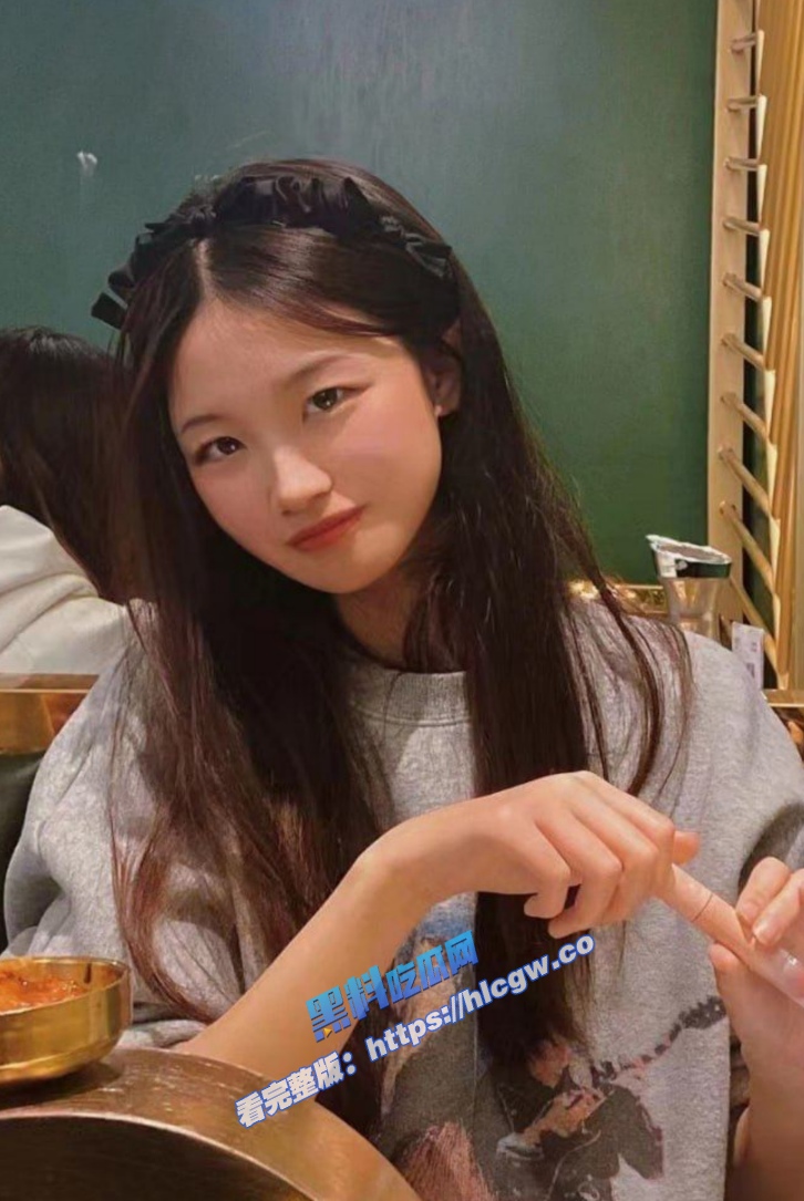 瓜友分享 刚毕业的大学生 长相清纯小穴很嫩很紧水超多 每次我都攒几天再射给她 学生就是好啊！图2