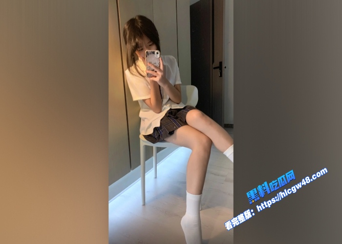 抖音30万粉小萝莉部也是卜金主高价定制福利自拍流出JK制服劈腿露穴花样玩弄粉嫩阴蒂 图1 抖音30万粉小萝莉部也是卜金主高价定制福利自拍流出JK制服劈腿露穴花样玩弄粉嫩阴蒂 图1