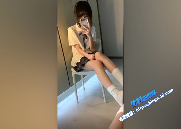 抖音30万粉小萝莉部也是卜金主高价定制福利自拍流出JK制服劈腿露穴花样玩弄粉嫩阴蒂 图2 抖音30万粉小萝莉部也是卜金主高价定制福利自拍流出JK制服劈腿露穴花样玩弄粉嫩阴蒂 图2