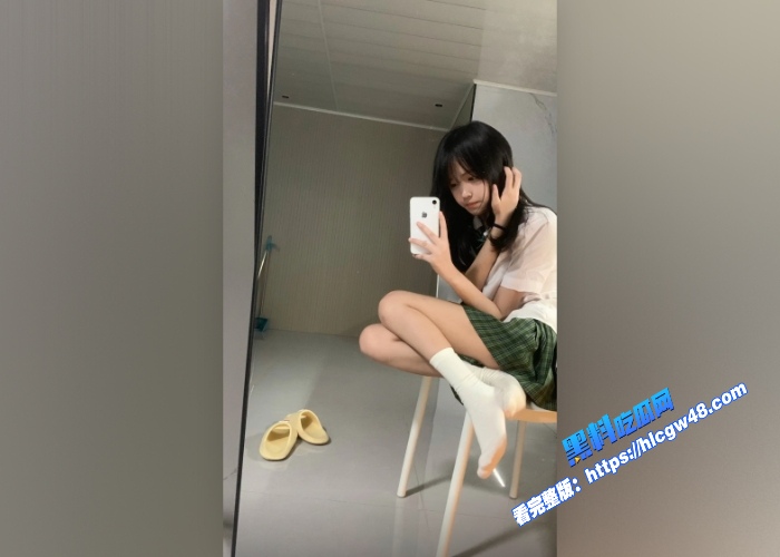 抖音30万粉小萝莉部也是卜金主高价定制福利自拍流出JK制服劈腿露穴花样玩弄粉嫩阴蒂 图7 抖音30万粉小萝莉部也是卜金主高价定制福利自拍流出JK制服劈腿露穴花样玩弄粉嫩阴蒂 图7