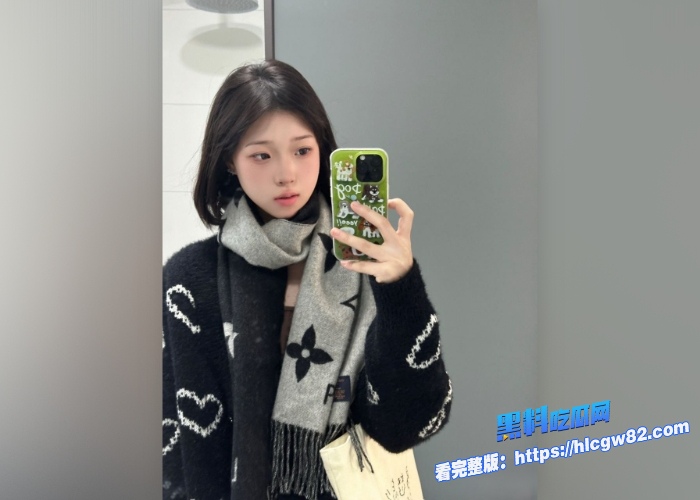 短发清纯学妹家中自拍大量露逼丝足无毛白虎嫩穴与白皙脚掌绝对极品可惜没有性爱视频哪位瓜友麻烦去拿下 图1 短发清纯学妹家中自拍大量露逼丝足无毛白虎嫩穴与白皙脚掌绝对极品可惜没有性爱视频哪位瓜友麻烦去拿下 图1