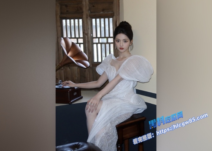新晋顶流小花女明星杨超越早期下药性爱视频曝光! 15 新晋顶流小花女明星杨超越早期下药性爱视频曝光! 15