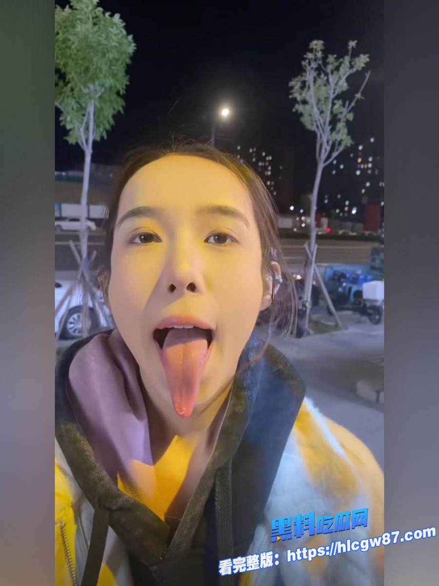 抖音33岁大叔啊瓜满街跑调教03年极品女友 4