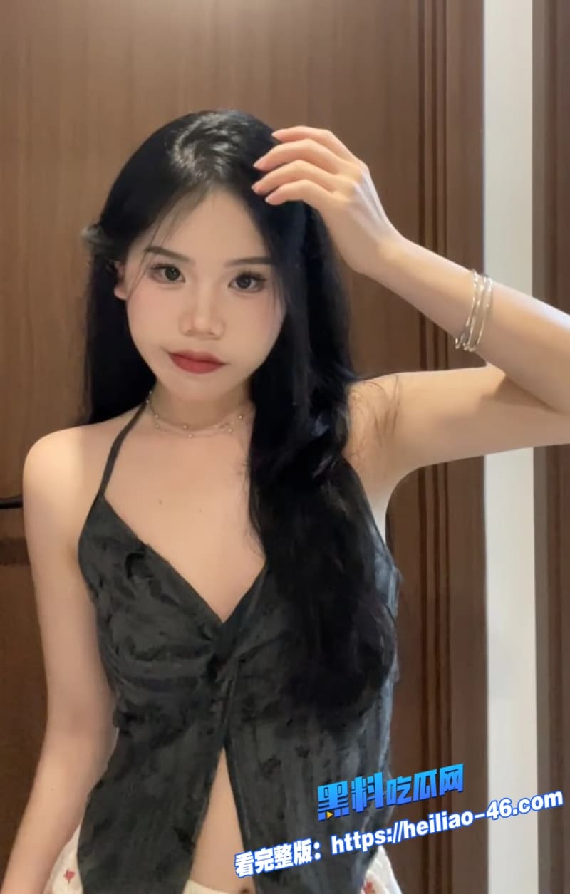 真实家庭乱伦老婆回娘家了趁机拿下极品小姨子主动跪地深喉口交趴在洗手台上被爆操 11 真实家庭乱伦老婆回娘家了趁机拿下极品小姨子主动跪地深喉口交趴在洗手台上被爆操 11