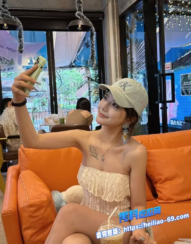 海角兄妹乱伦表妹一放假就跑来找我操逼迷糊醒来被她深喉口爆白虎嫩穴非常刺激1 海角兄妹乱伦表妹一放假就跑来找我操逼迷糊醒来被她深喉口爆白虎嫩穴非常刺激1