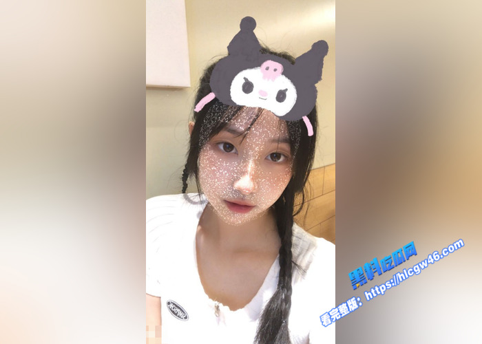 某知名985大学校花 自拍大尺度视频流出 对着镜头掰开骚穴自摸特写 忍不住想干她一炮13 某知名985大学校花 自拍大尺度视频流出 对着镜头掰开骚穴自摸特写 忍不住想干她一炮13