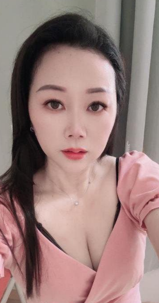 海角母子乱伦！极品骚老妈 穿着连体黑丝塞入跳蛋 受不了直接用鸡吧猛攻骚穴 干的老妈高潮迭起6