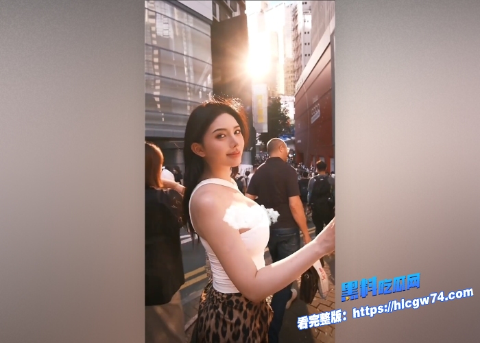 抖音70W粉丝网红Unababy舒涵呀极品炮架身材前凸后翘线下被榜一大哥按着头口交视频流出这大哥鸡鸡太小了吧太浪费了 6 抖音70W粉丝网红Unababy舒涵呀极品炮架身材前凸后翘线下被榜一大哥按着头口交视频流出这大哥鸡鸡太小了吧太浪费了 6