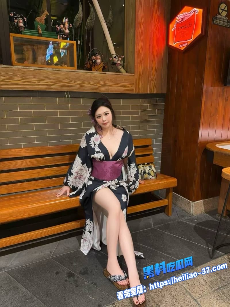 海角善良小嫂子灶台被后入高潮精液射锅里给大家尝母狗人妻太骚了门外工人老太太都听见啦2