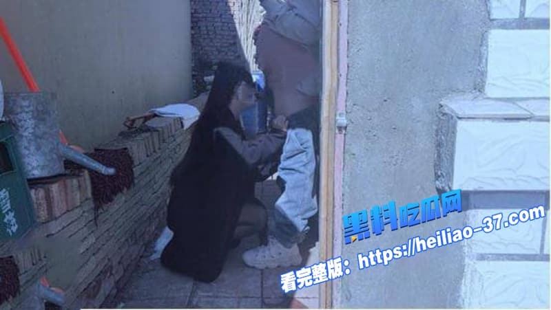 海角善良小嫂子灶台被后入高潮精液射锅里给大家尝母狗人妻太骚了门外工人老太太都听见啦7