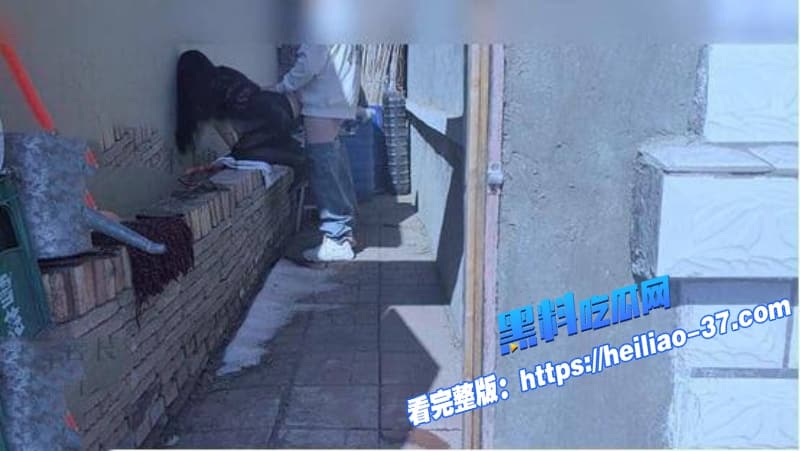 海角善良小嫂子灶台被后入高潮精液射锅里给大家尝母狗人妻太骚了门外工人老太太都听见啦8