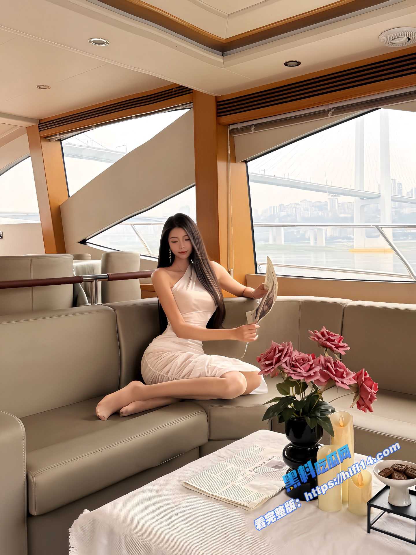 抖音网红 纪念小小v 福利合集流出 旗袍黑丝自摸尽显蜜桃臀 看了就想操！10