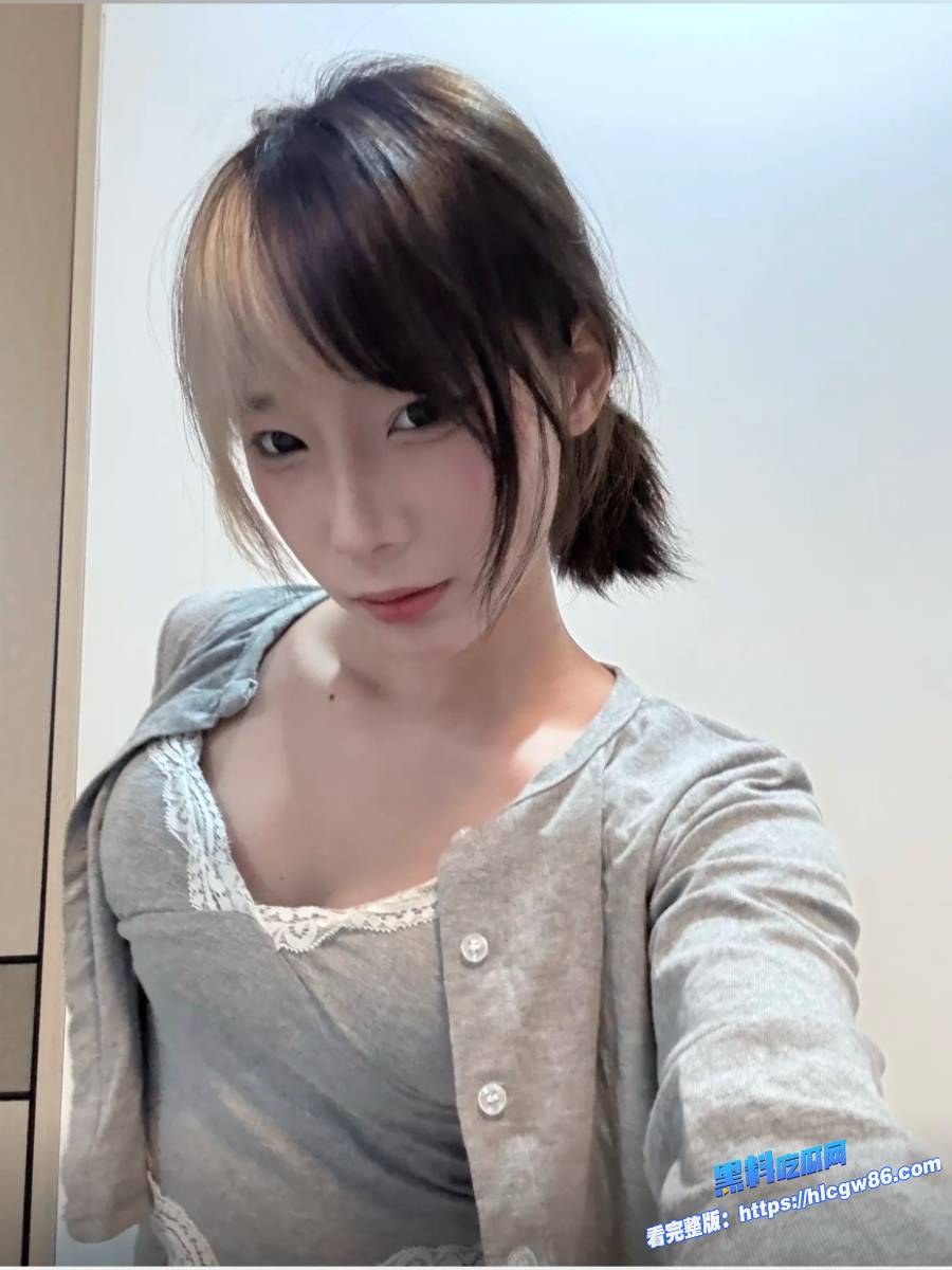 极品花臂舌钉精神小妹和男友性爱直播视频爆出 6