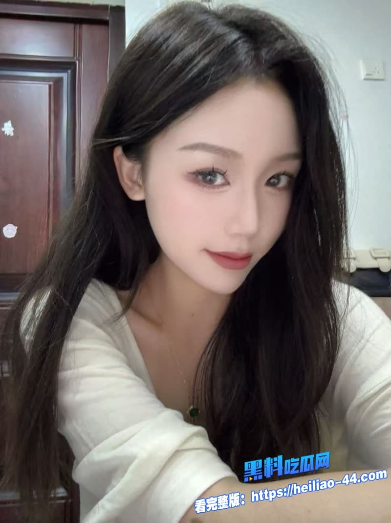海角兄妹乱伦周末趁父母不在家骚货妹妹身穿连体渔网袜勾引哥哥被无套疯狂抽插小穴7