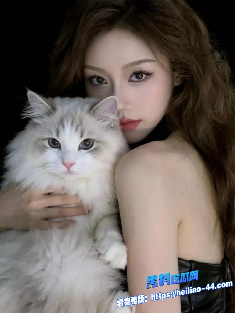 海角兄妹乱伦周末趁父母不在家骚货妹妹身穿连体渔网袜勾引哥哥被无套疯狂抽插小穴9