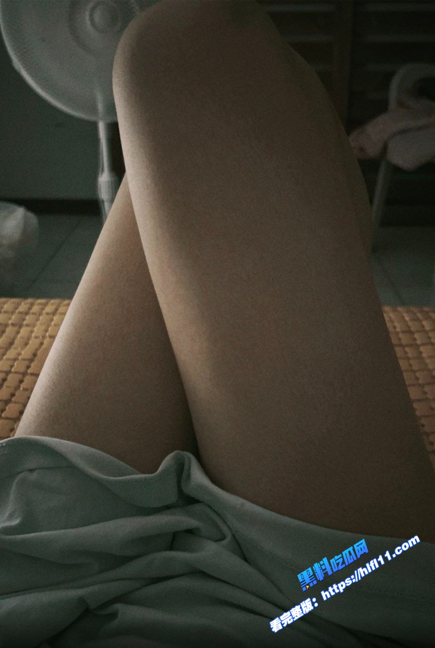 舞蹈系女大学生 瑜伽馆老师 被金主调教从清纯女神沦为骚母狗 私密自慰视频泄密流出3