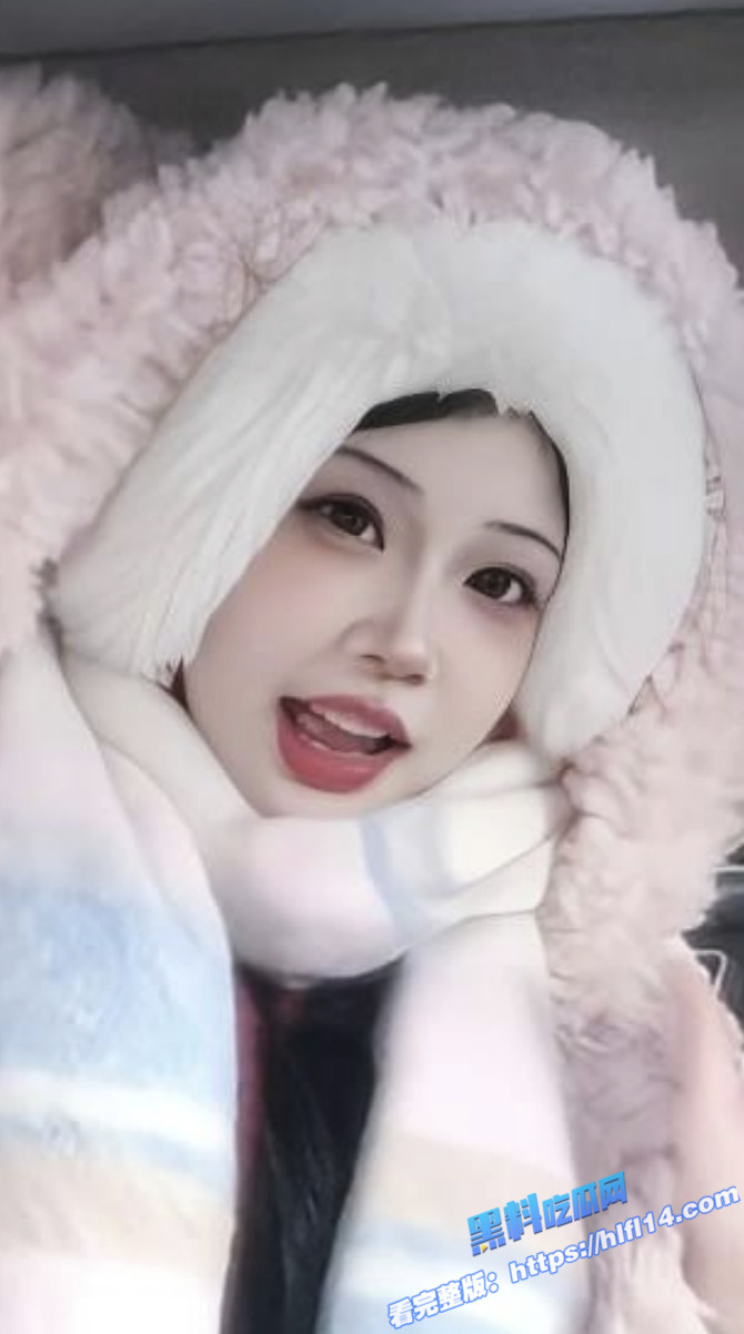 江西赣州00后 刘飞羽 裸贷视频被曝光 高颜值女神 露脸掰穴自慰 黑美甲吸睛！2