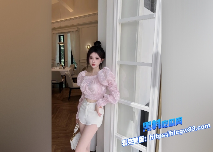 兄妹乱伦禽兽哥哥趁着父母睡着到亲妹妹房间开始禁忌乱伦戏码 口交大屌疯舔蜜穴女上骑乘眼神迷离一脸享受3 兄妹乱伦禽兽哥哥趁着父母睡着到亲妹妹房间开始禁忌乱伦戏码 口交大屌疯舔蜜穴女上骑乘眼神迷离一脸享受3