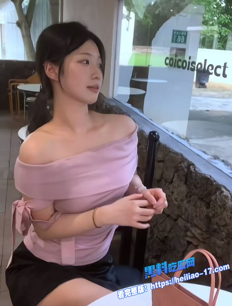 高颜值反差女神私密直播视频曝光清纯美女与炮友缠绵大胆放飞自我5 高颜值反差女神私密直播视频曝光清纯美女与炮友缠绵大胆放飞自我5