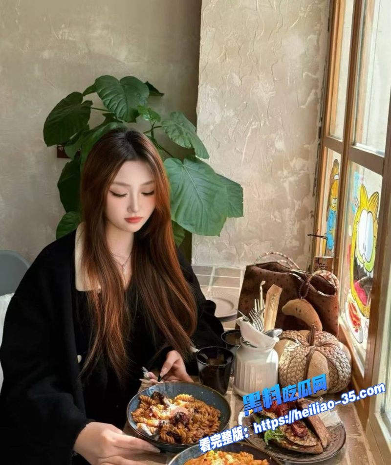 海角姐弟乱伦之我的离异姐姐姐姐睡觉时弟弟扒内裤猛操各种偷拍内射后入1