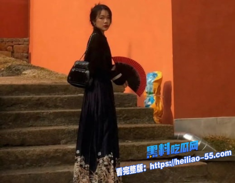 极品小女友黄播半推半就欲拒还迎慢慢插入嫩穴到主动骑乘狂摇3