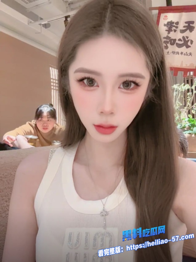 抖音24岁超美辽妹Diamond深夜浴室全裸洗澡视频疯传为涨粉豁出去露点直播4