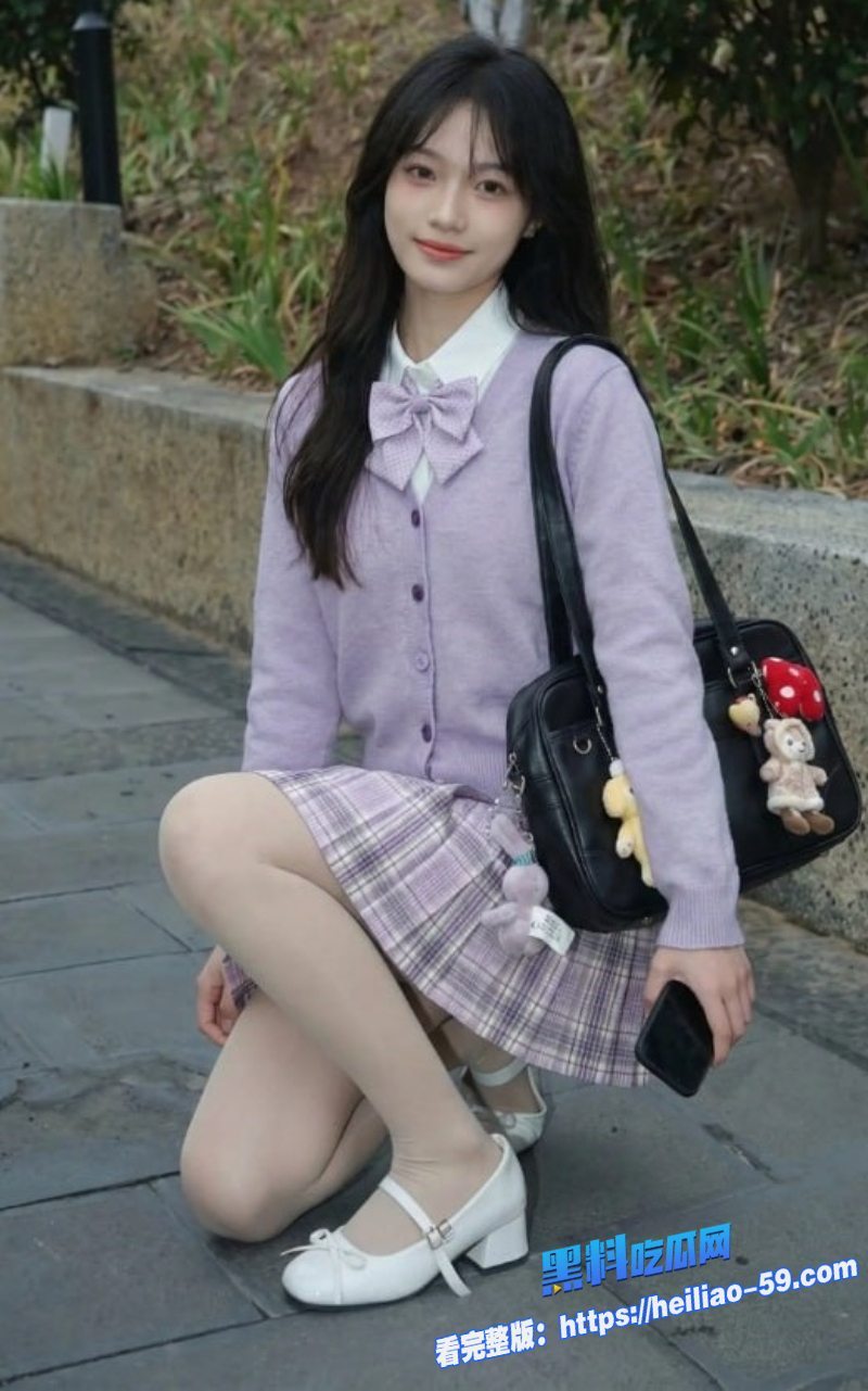 学妹穿制服约会惊变双龙戏珠清纯少女浪漫约会面对两根巨物1