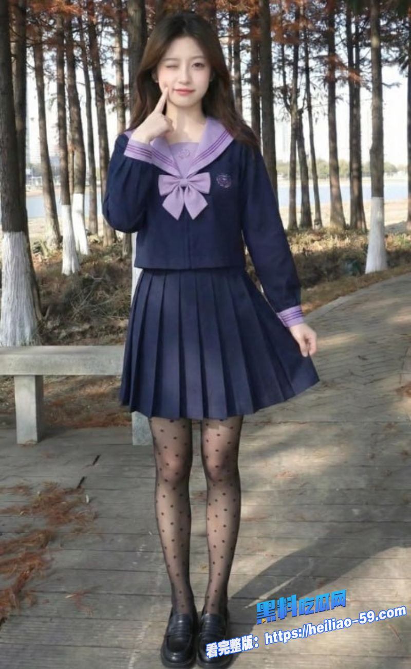 学妹穿制服约会惊变双龙戏珠清纯少女浪漫约会面对两根巨物2