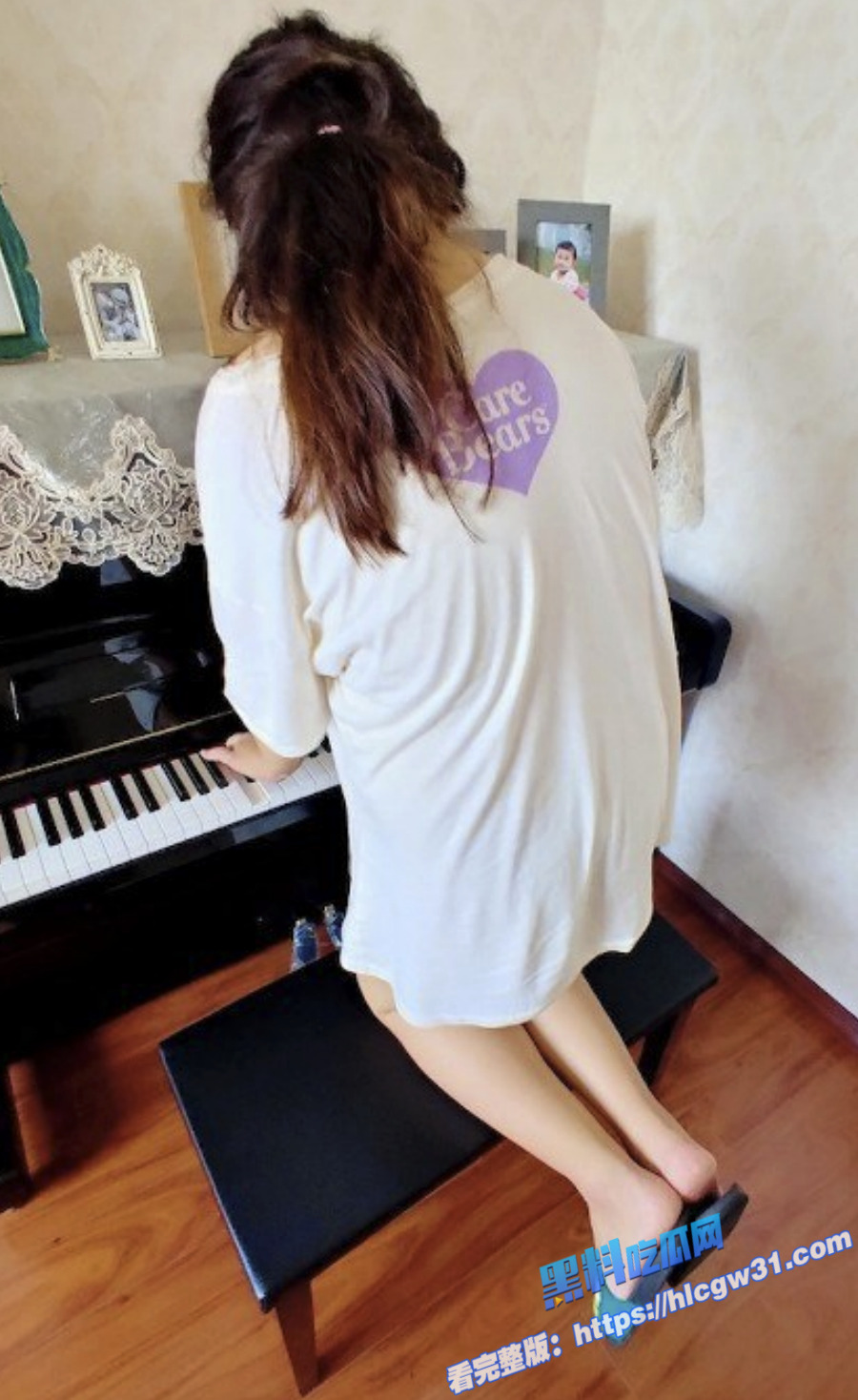 风韵犹存的母狗少妇 居家自拍各种大尺度性爱视频 多毛小骚穴被爆操!7 风韵犹存的母狗少妇 居家自拍各种大尺度性爱视频 多毛小骚穴被爆操!7