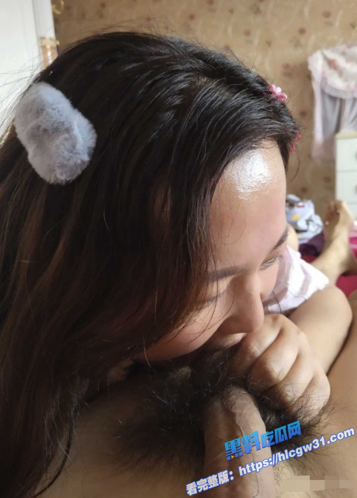 风韵犹存的母狗少妇 居家自拍各种大尺度性爱视频 多毛小骚穴被爆操!20 风韵犹存的母狗少妇 居家自拍各种大尺度性爱视频 多毛小骚穴被爆操!20