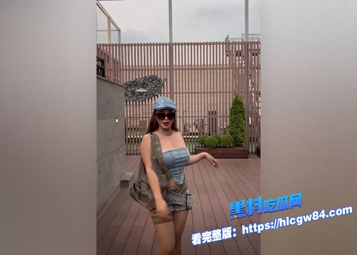 巨乳健身网红丁老师不雅视频合集百变开档秀极品肥臀淫穴让金主无套猛操欲罢不能8 巨乳健身网红丁老师不雅视频合集百变开档秀极品肥臀淫穴让金主无套猛操欲罢不能8