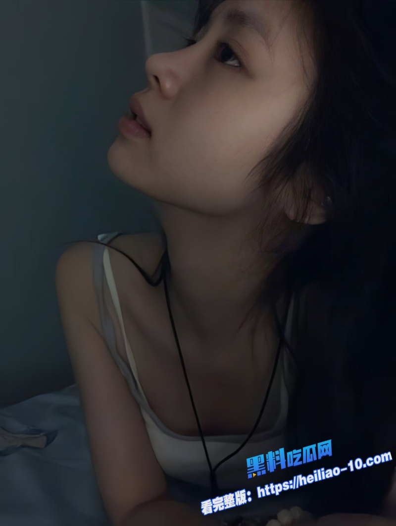 上戏24级播音系美女于子晏不雅视频流出2 上戏24级播音系美女于子晏不雅视频流出2