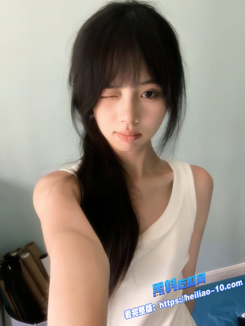 上戏24级播音系美女于子晏不雅视频流出3 上戏24级播音系美女于子晏不雅视频流出3