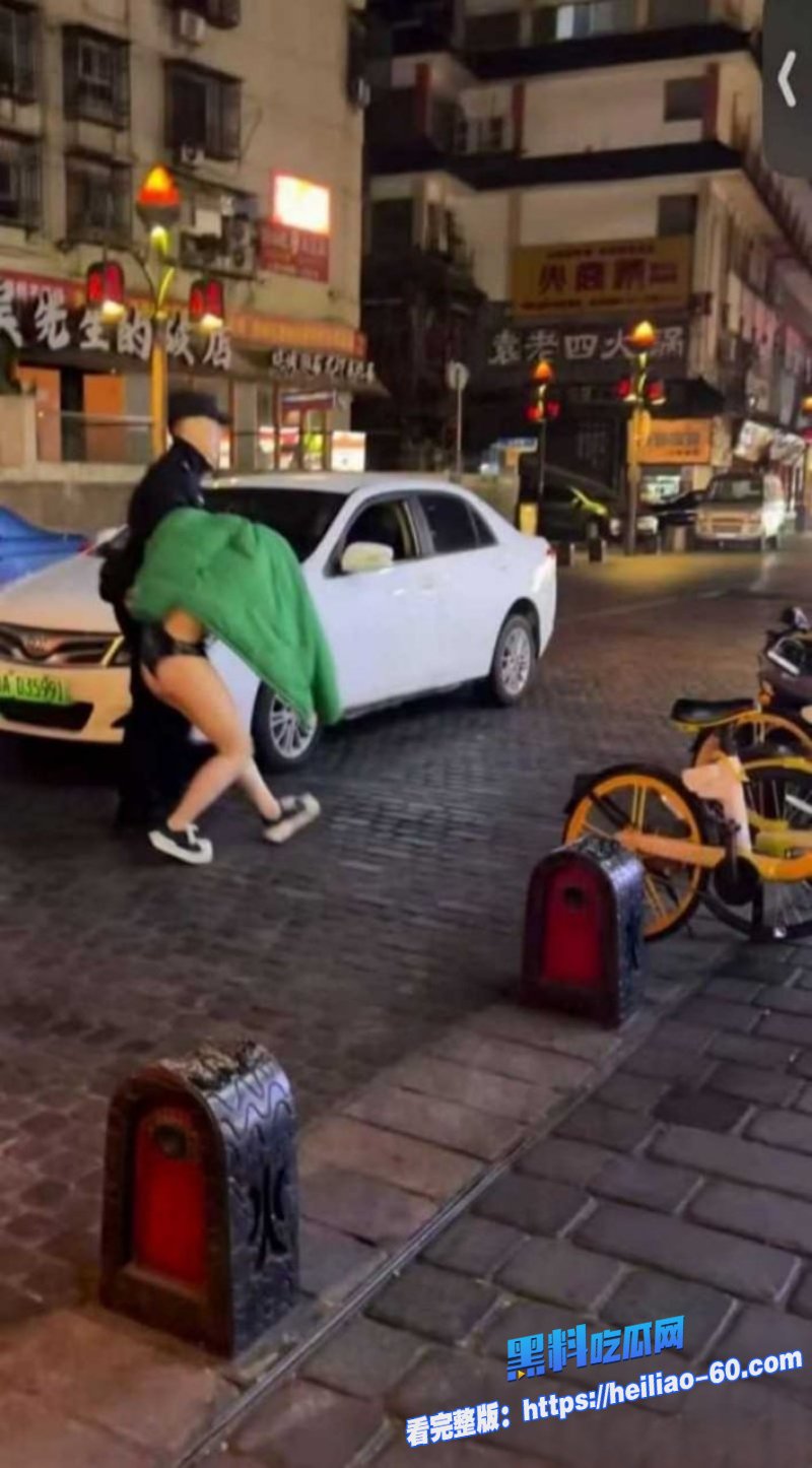 内佛罗里达长沙解放西路金发骚女当街跪舔口爆吞精10 内佛罗里达长沙解放西路金发骚女当街跪舔口爆吞精10