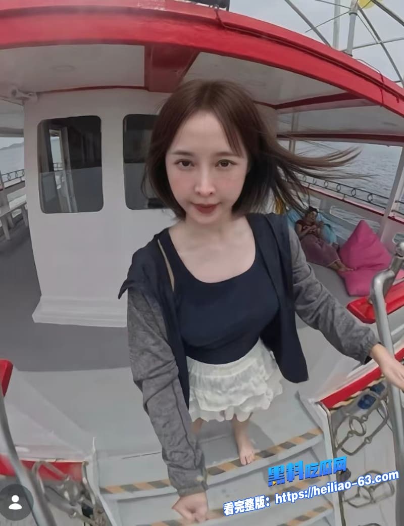 泰国网红眼镜妹反差爆表脱光后极品骚身材巨顶被猛男掐脖子狂干最后口爆精液全吞7