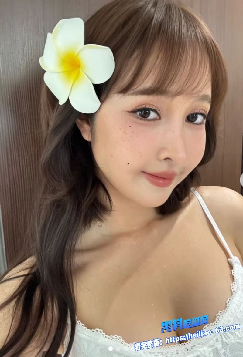 泰国网红眼镜妹反差爆表脱光后极品骚身材巨顶被猛男掐脖子狂干最后口爆精液全吞15