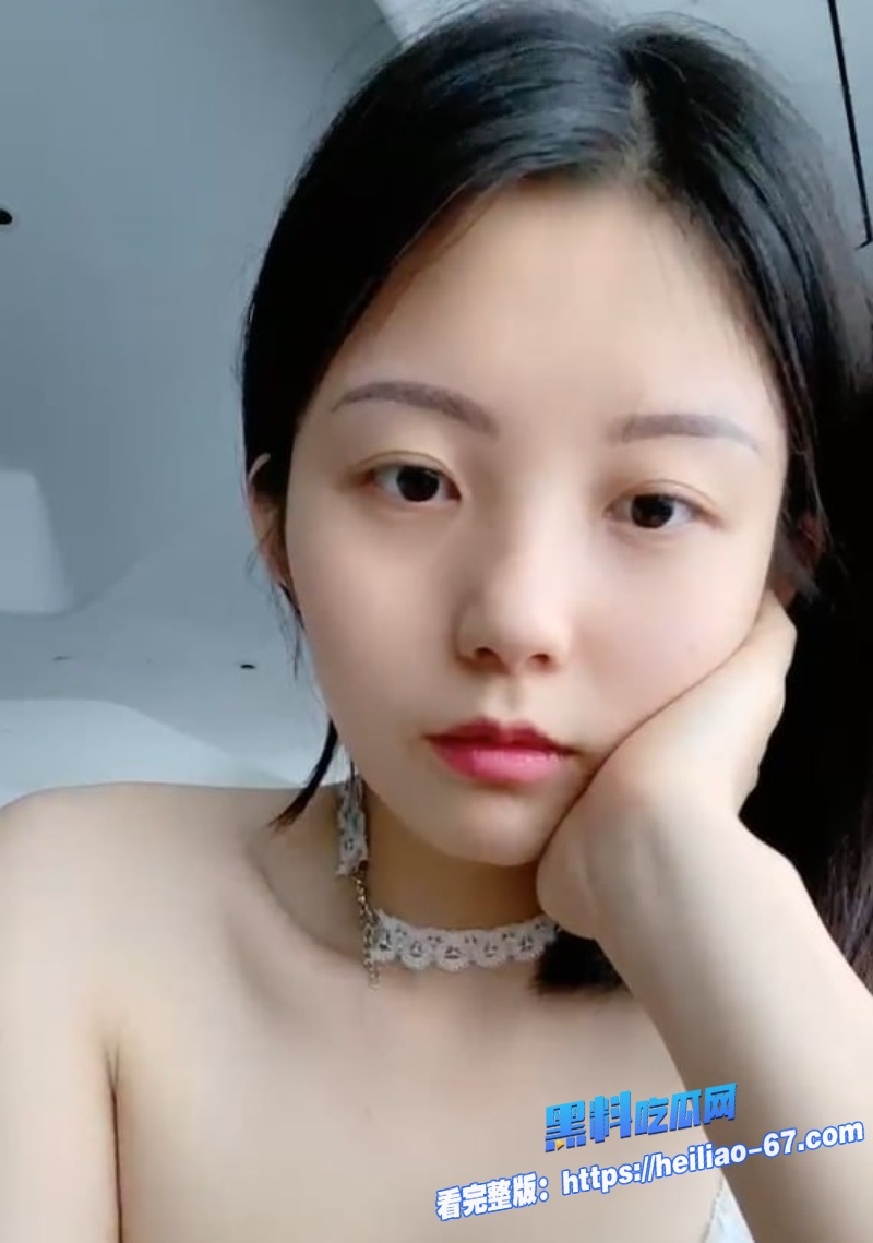 清纯向日葵女孩性瘾发作小吊男友疯狂冲击她的小穴但还是难以满足5 清纯向日葵女孩性瘾发作小吊男友疯狂冲击她的小穴但还是难以满足5