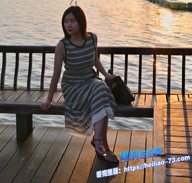 海角乱伦精虫上脑的禽兽儿子忍不住内射熟妈骚逼后被骂却越操越猛3 海角乱伦精虫上脑的禽兽儿子忍不住内射熟妈骚逼后被骂却越操越猛3