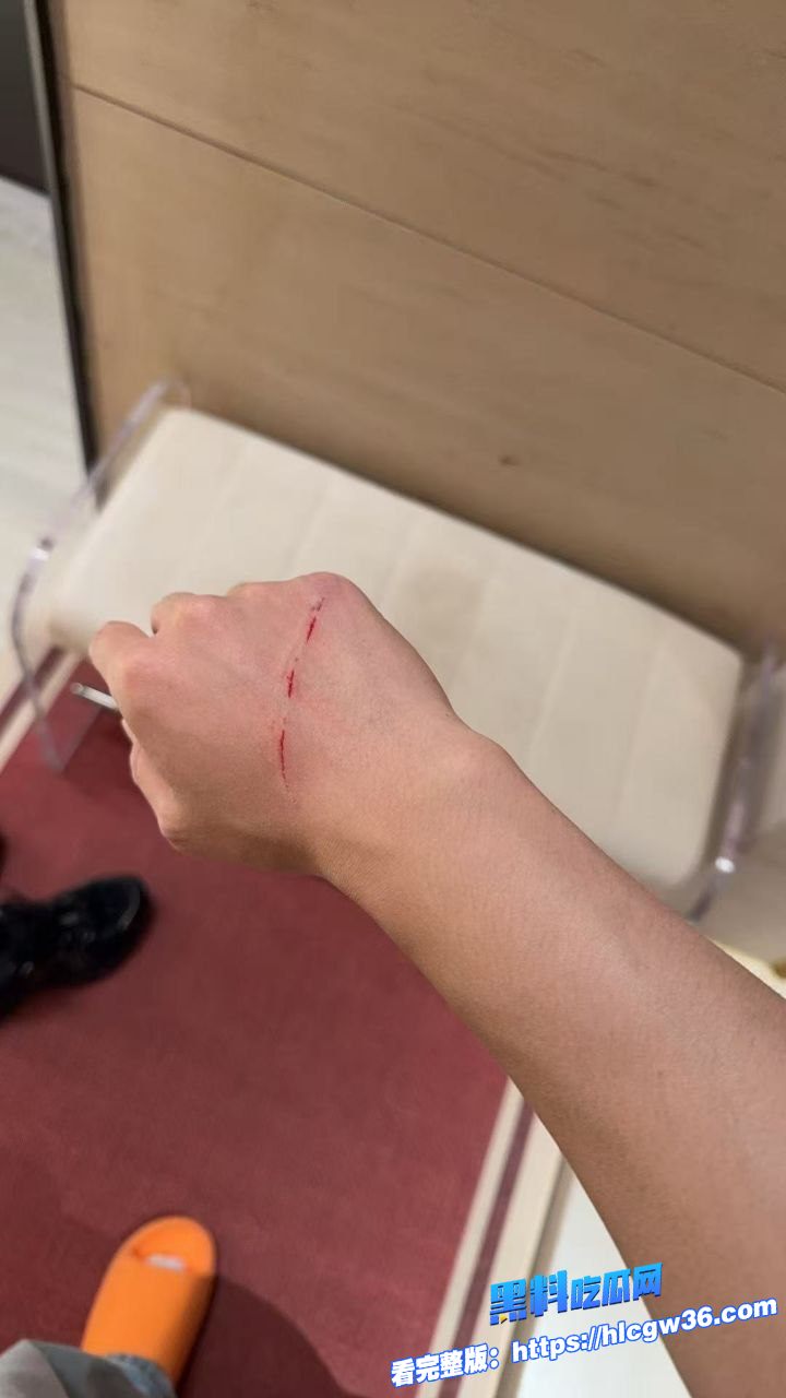 厦门空姐艾淼被男友曝光是个圈钱拜金女出轨被抓恼羞成怒动手记录太炸裂男友直接曝光性爱视频 5 厦门空姐艾淼被男友曝光是个圈钱拜金女出轨被抓恼羞成怒动手记录太炸裂男友直接曝光性爱视频 5