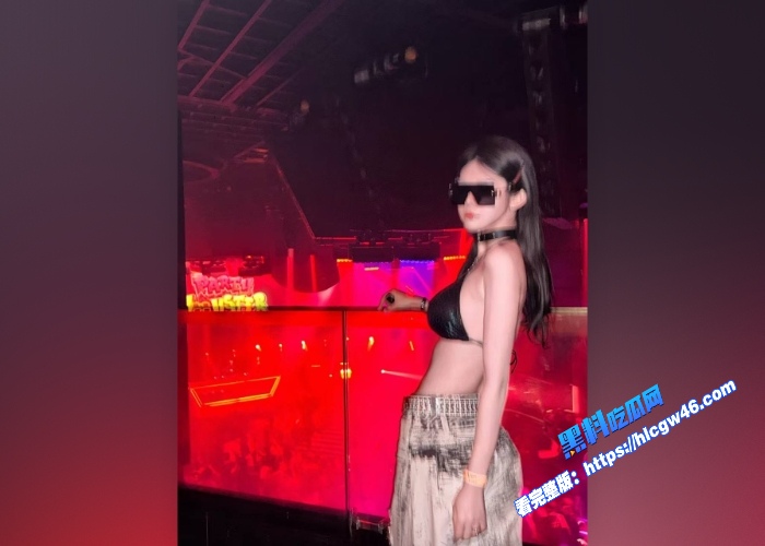 天津顶级名媛黄丽娜线下当援视频被扒出身上的纹身实锤本人被金主无情爆操 图5WH700x500px 天津顶级名媛黄丽娜线下当援视频被扒出身上的纹身实锤本人被金主无情爆操 图5WH700x500px
