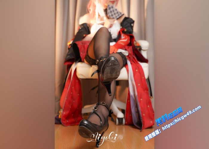 二次元极品福利姬铃木美咲cos鸣潮性感黑丝美腿玉足在线足交无毛骚穴自慰抽插十分淫荡 图19WH700x500px