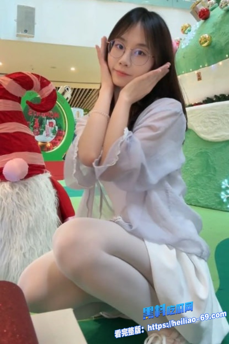 清纯眼镜女大学生被男友疯狂后入打桩最后颜射太刺激了3